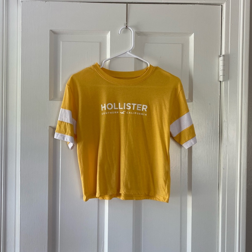 Hollister Logo Cropped Tee